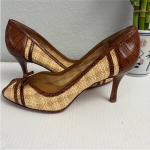 Stuart Weitzman Brown Woven Raffia Pointed-Toe Pumps Size 10